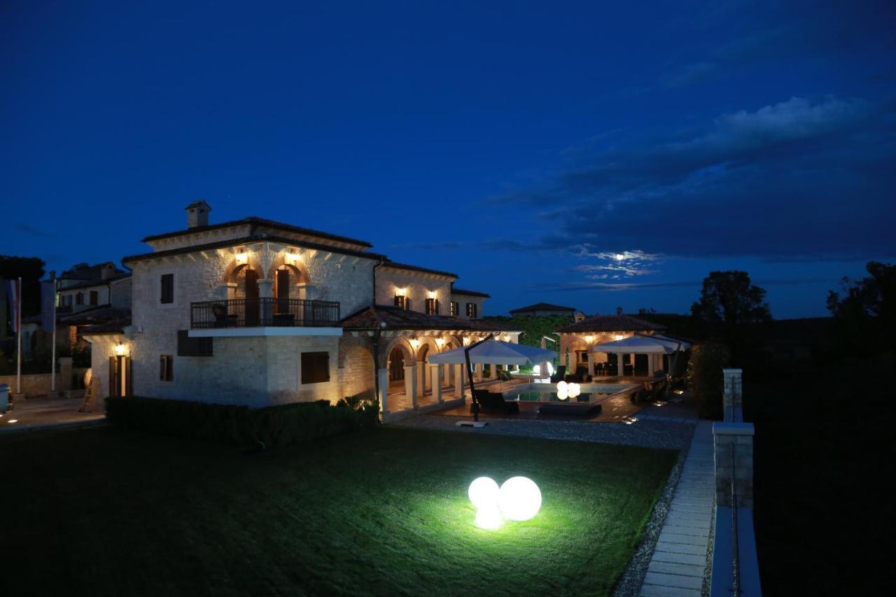 Villa Carolus-Luxurious Istrian Villa Barat  ภายนอก รูปภาพ