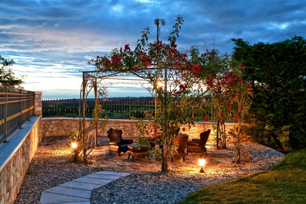 Villa Carolus-Luxurious Istrian Villa Barat  ภายนอก รูปภาพ