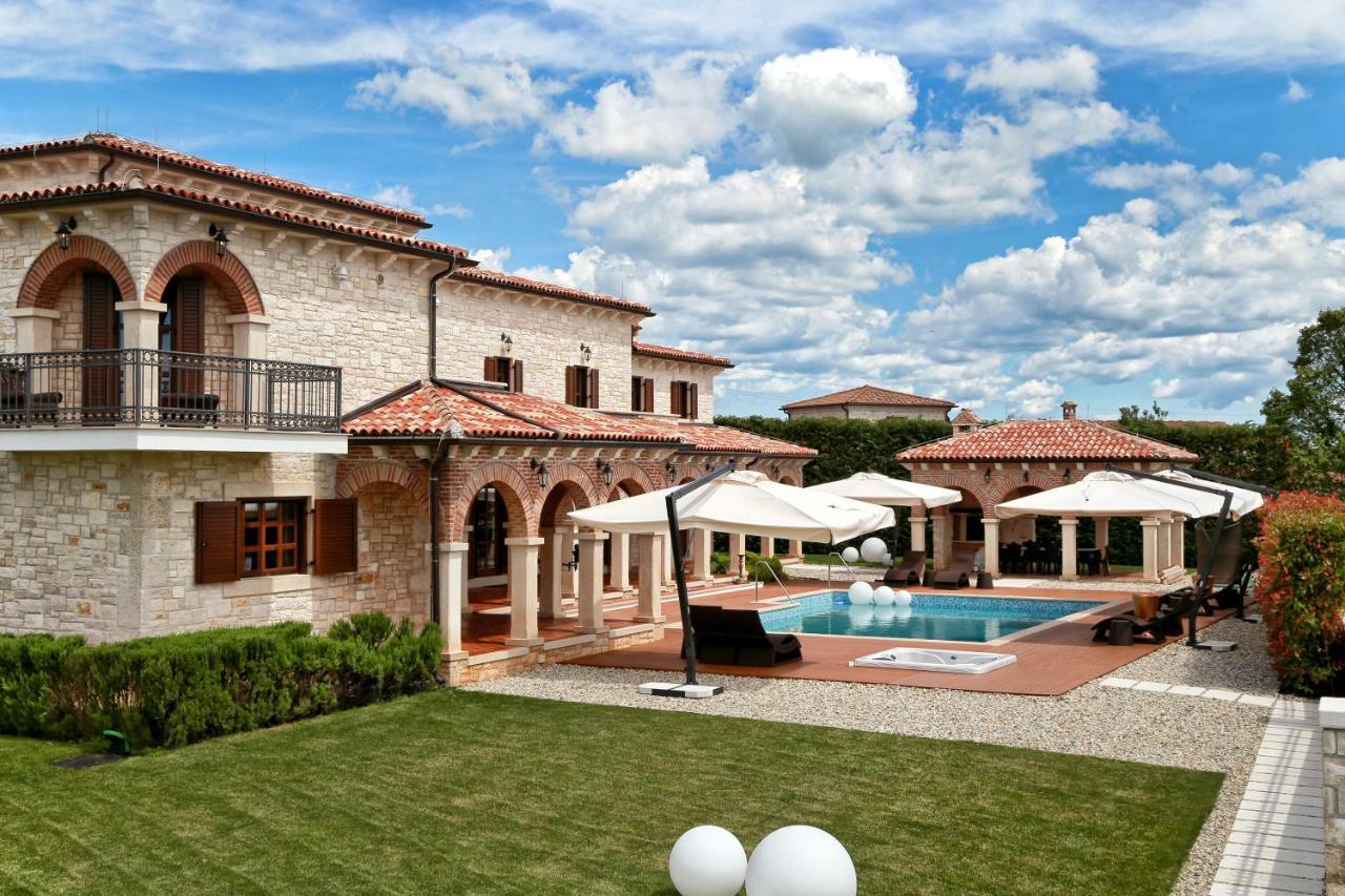 Villa Carolus-Luxurious Istrian Villa Barat  ภายนอก รูปภาพ