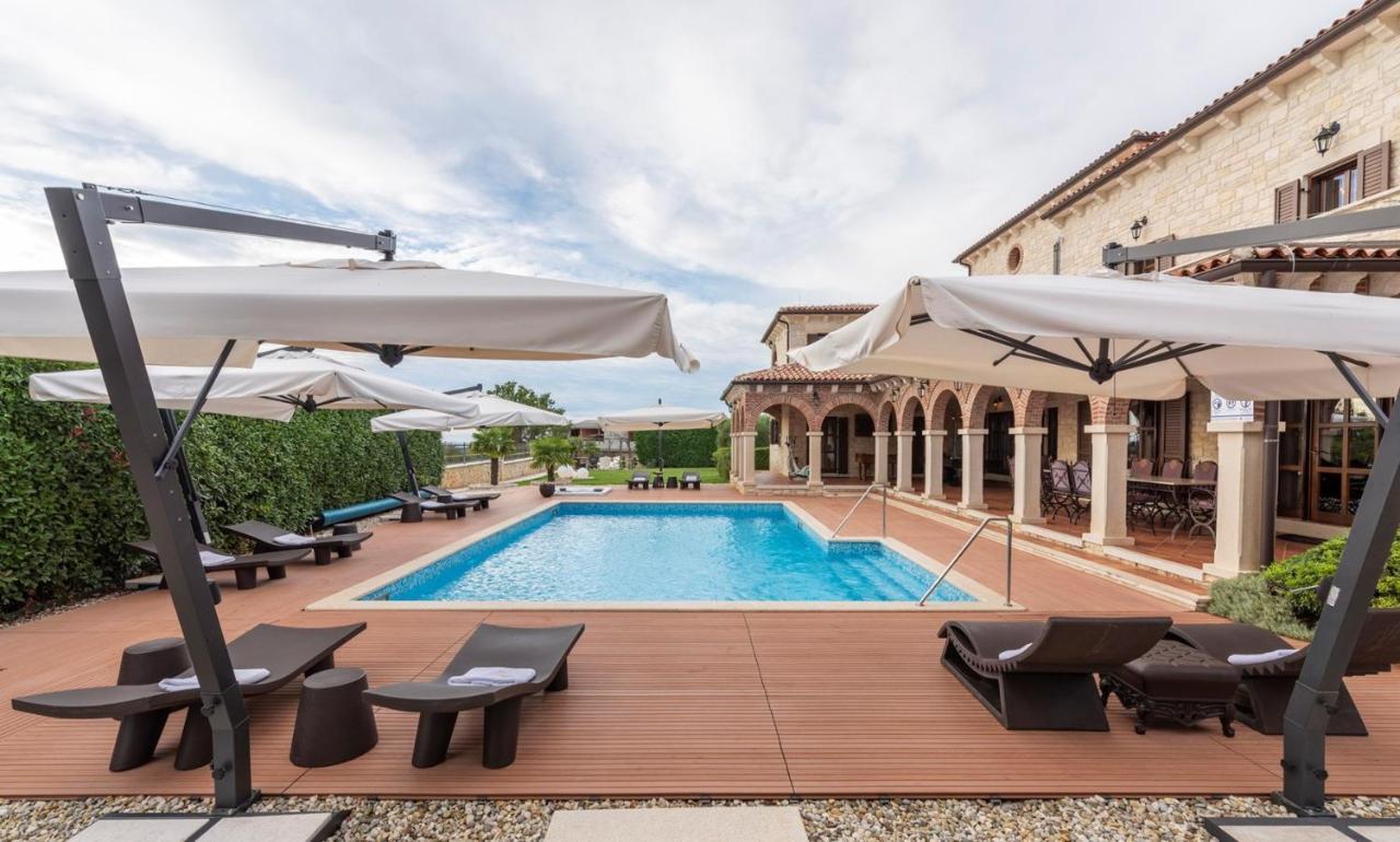 Villa Carolus-Luxurious Istrian Villa Barat  ภายนอก รูปภาพ