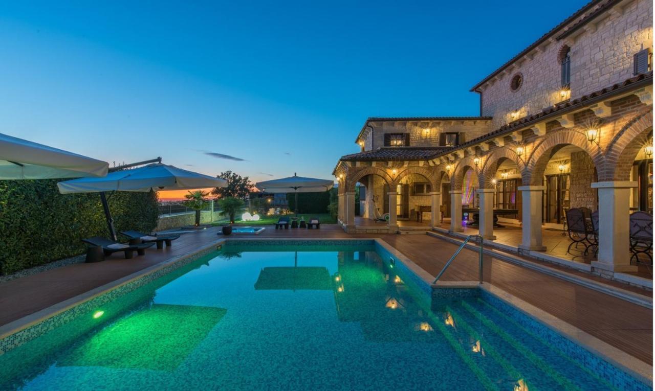 Villa Carolus-Luxurious Istrian Villa Barat  ภายนอก รูปภาพ