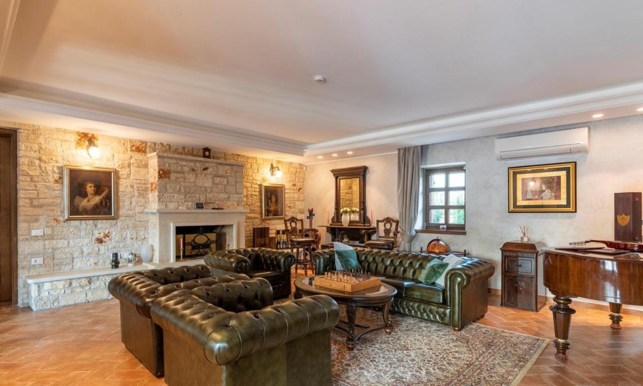 Villa Carolus-Luxurious Istrian Villa Barat  ภายนอก รูปภาพ
