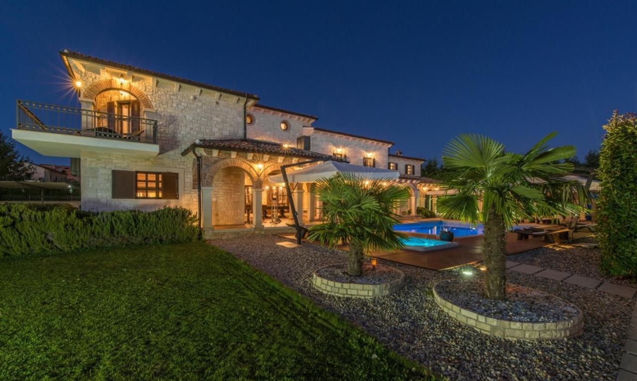 Villa Carolus-Luxurious Istrian Villa Barat  ภายนอก รูปภาพ