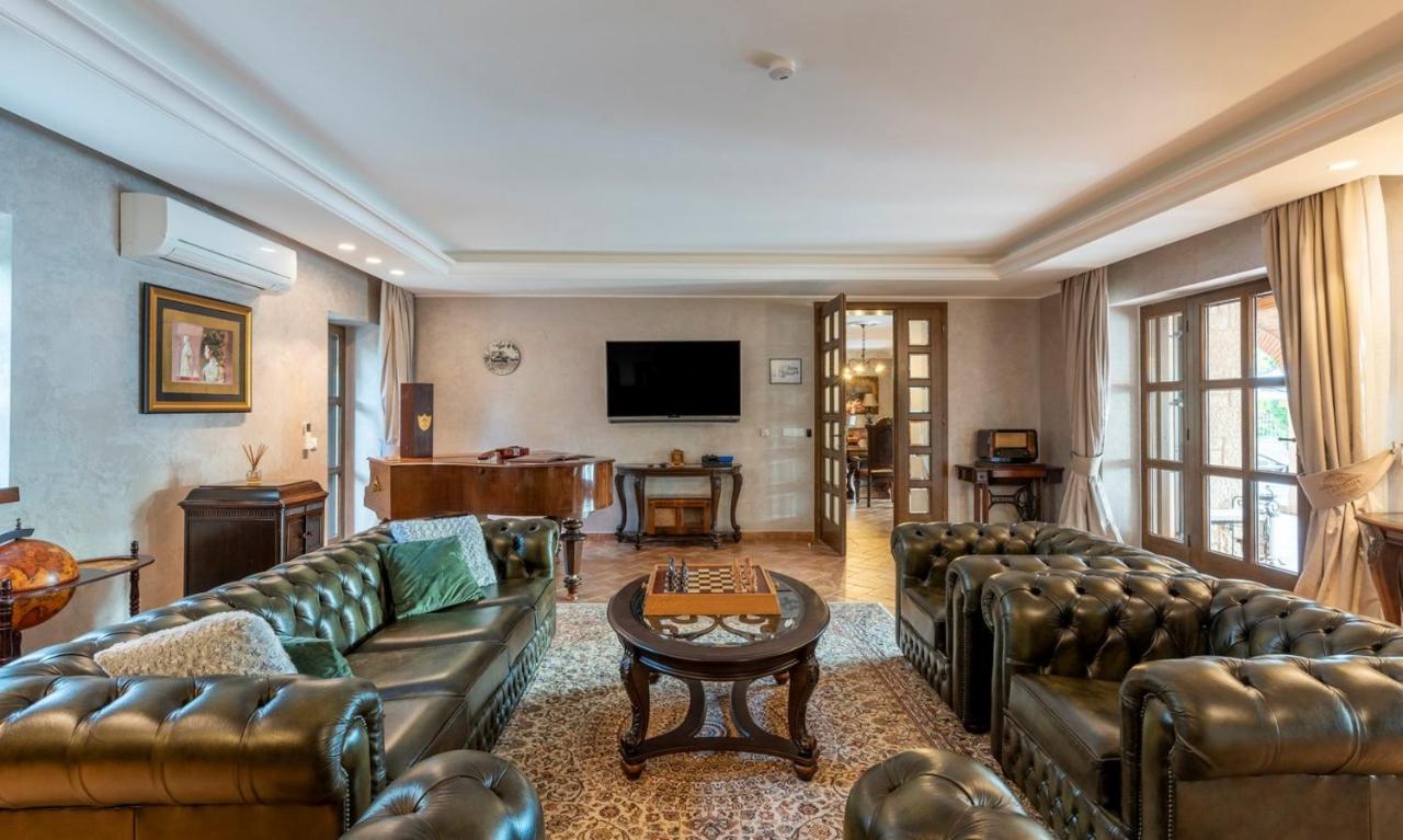 Villa Carolus-Luxurious Istrian Villa Barat  ภายนอก รูปภาพ
