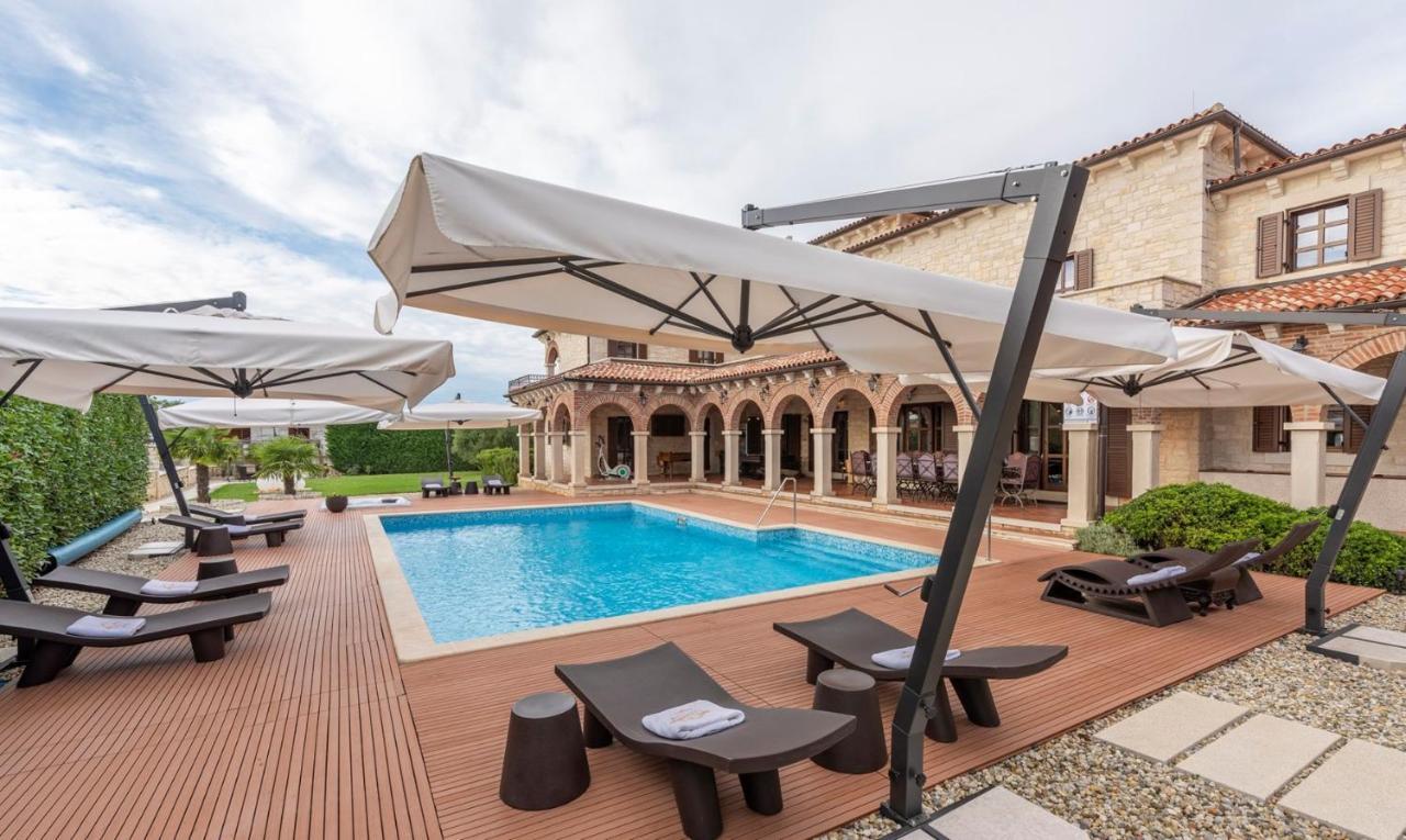 Villa Carolus-Luxurious Istrian Villa Barat  ภายนอก รูปภาพ