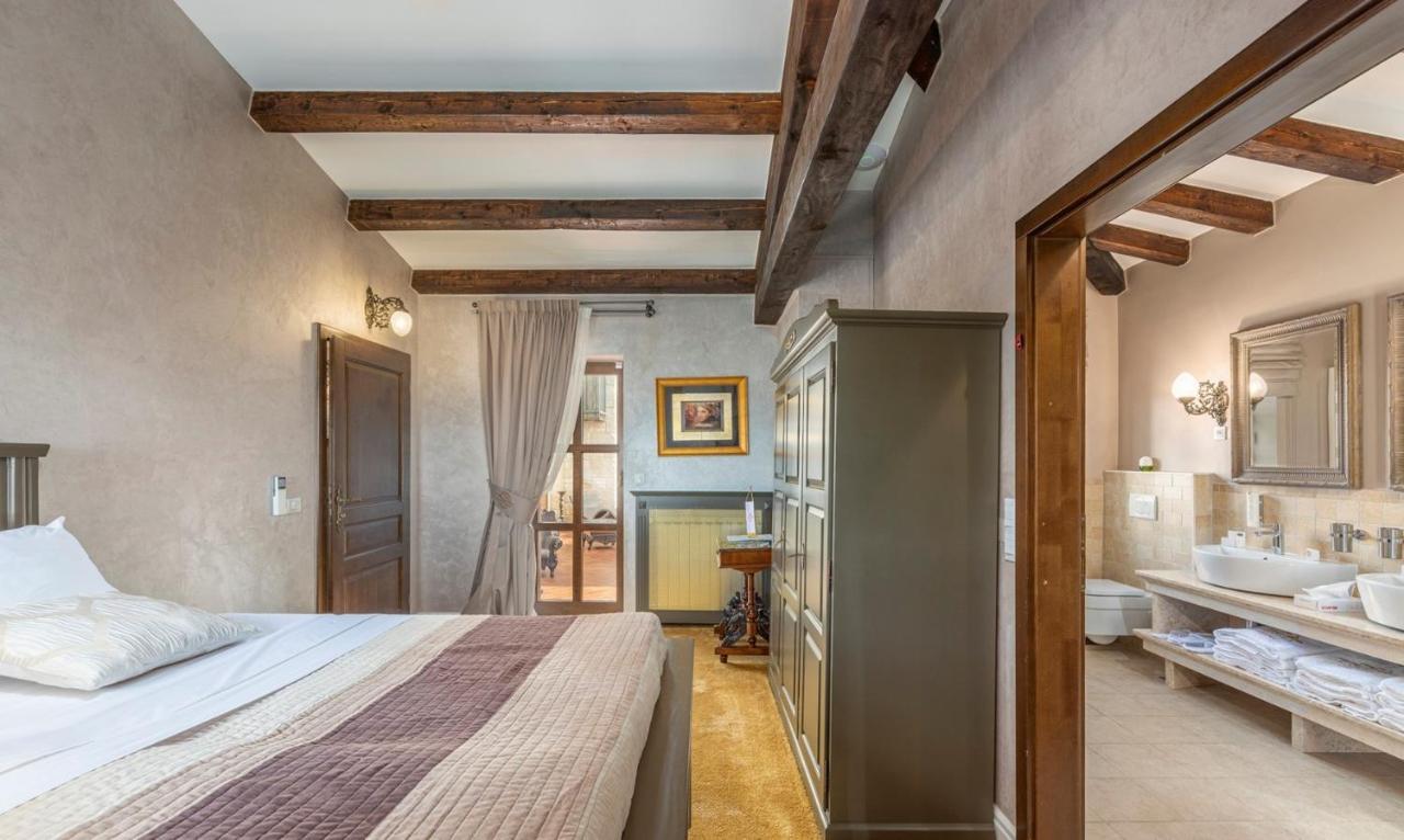 Villa Carolus-Luxurious Istrian Villa Barat  ภายนอก รูปภาพ