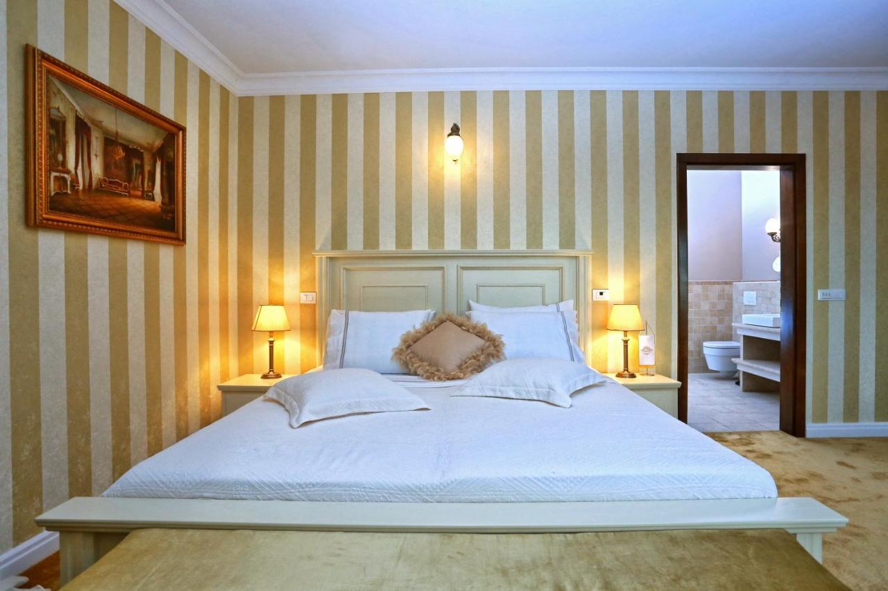 Villa Carolus-Luxurious Istrian Villa Barat  ภายนอก รูปภาพ