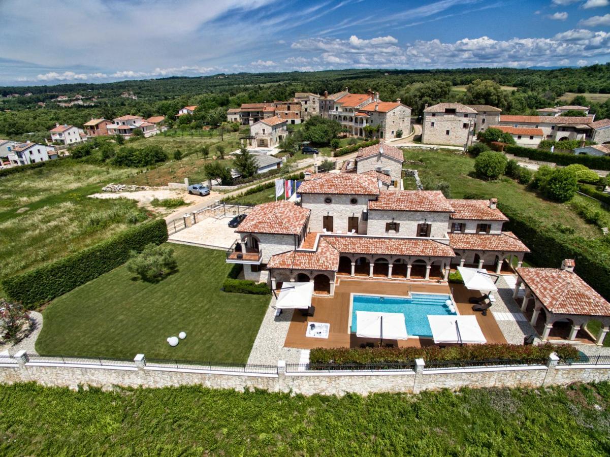 Villa Carolus-Luxurious Istrian Villa Barat  ภายนอก รูปภาพ